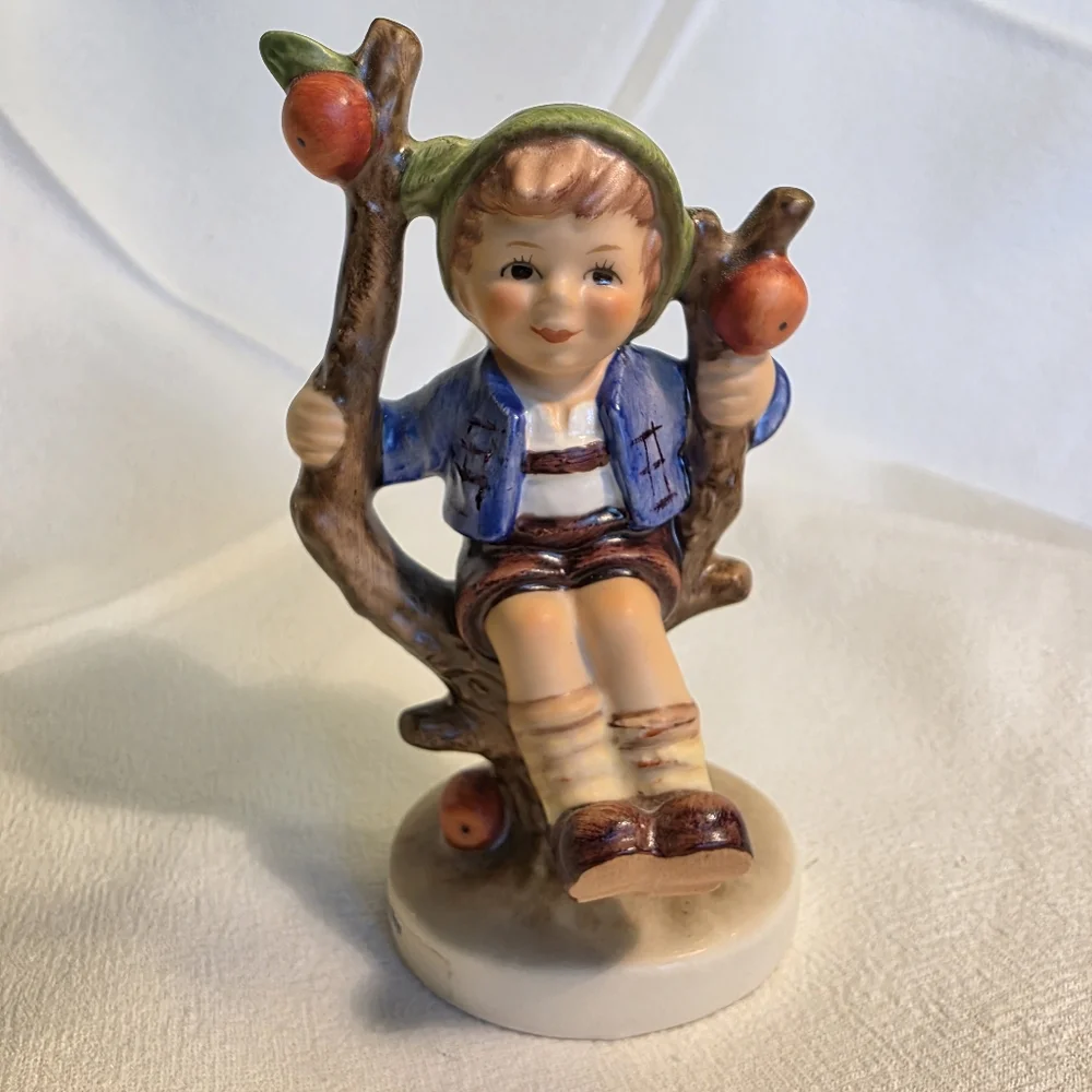 Vintage Goebel Hummel Apple Tree Boy And Apple Tree Girl Pair TMK 6 And 5